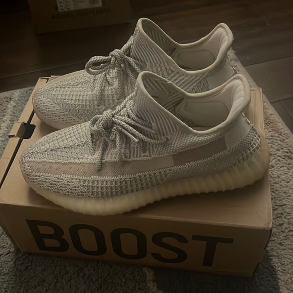 Yeezy 350v2 -Lundmark - Picture 1 of 6